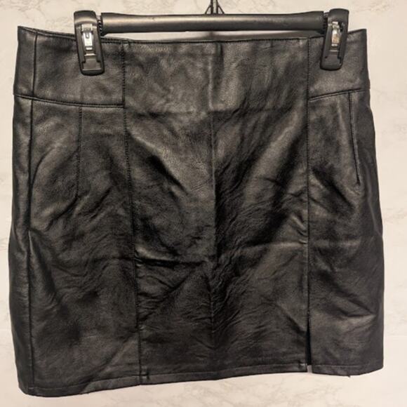 NEW Topshop Faux Leather GOTH mini skirt zip Front Side slit Size Small PUNK - Picture 1 of 7
